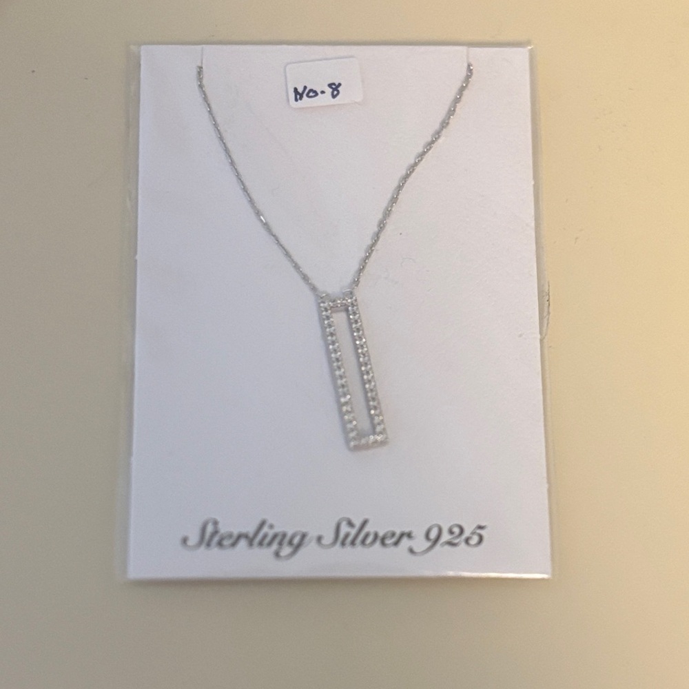 Elegant Silver Pendant Necklace